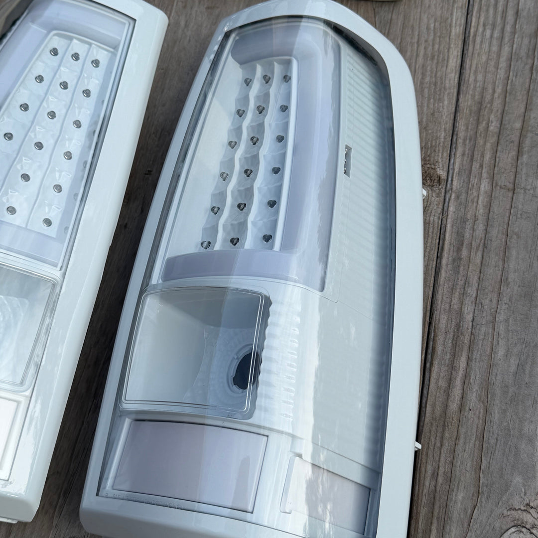 1999-2006 Chevy Silverado/GMC Sierra 1500/2500/3500 Color Matched Tail Lights